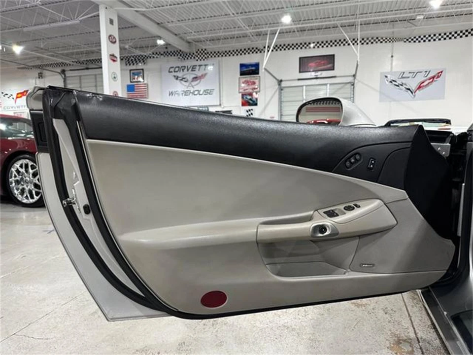 2008 Chevrolet Corvette C6 - Image 14 of 30