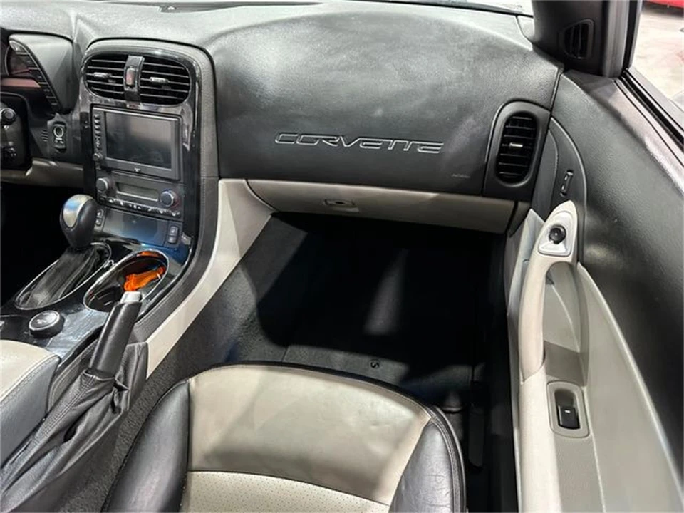 2008 Chevrolet Corvette C6 - Image 11 of 30