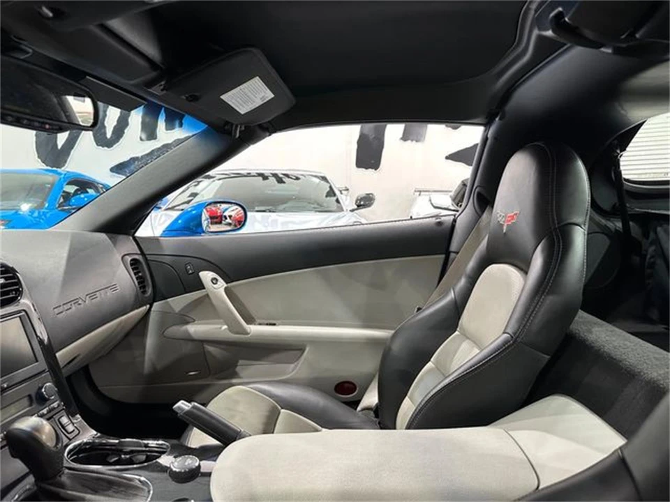 2008 Chevrolet Corvette C6 - Image 12 of 30