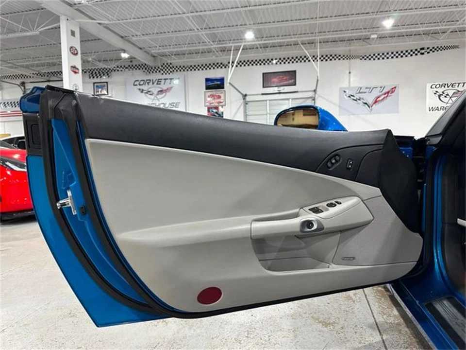 2008 Chevrolet Corvette C6 - Image 15 of 30