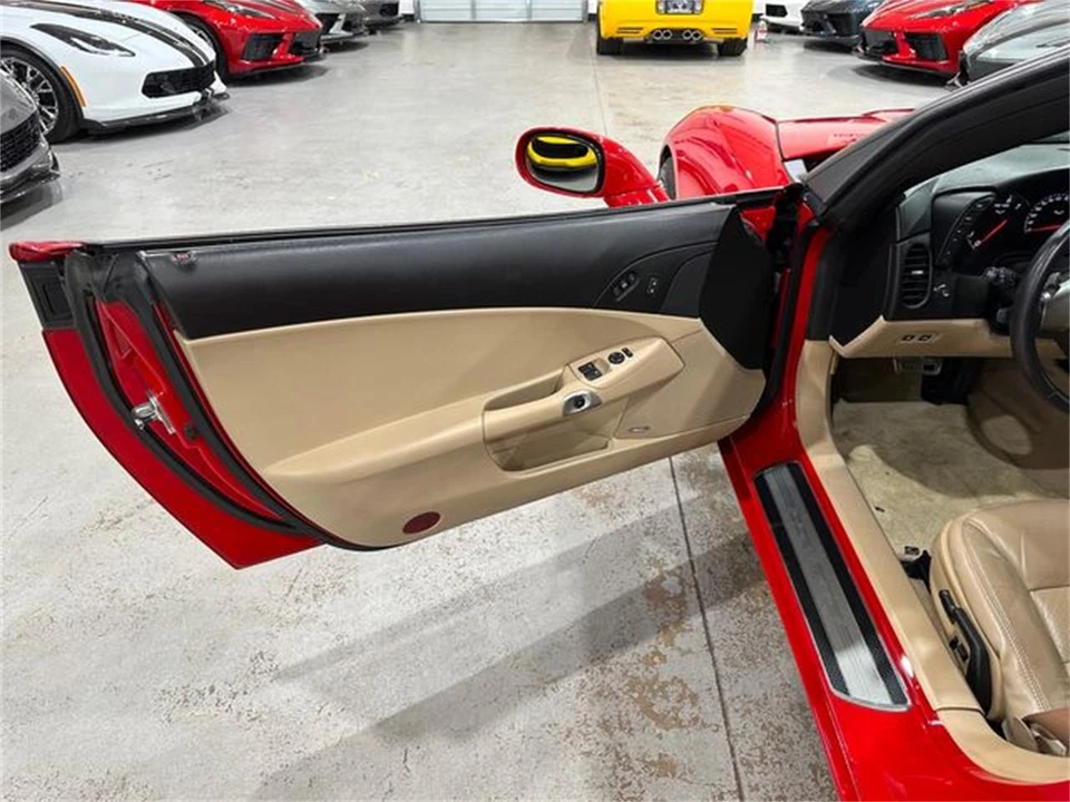 2008 Chevrolet Corvette C6 - Image 14 of 30