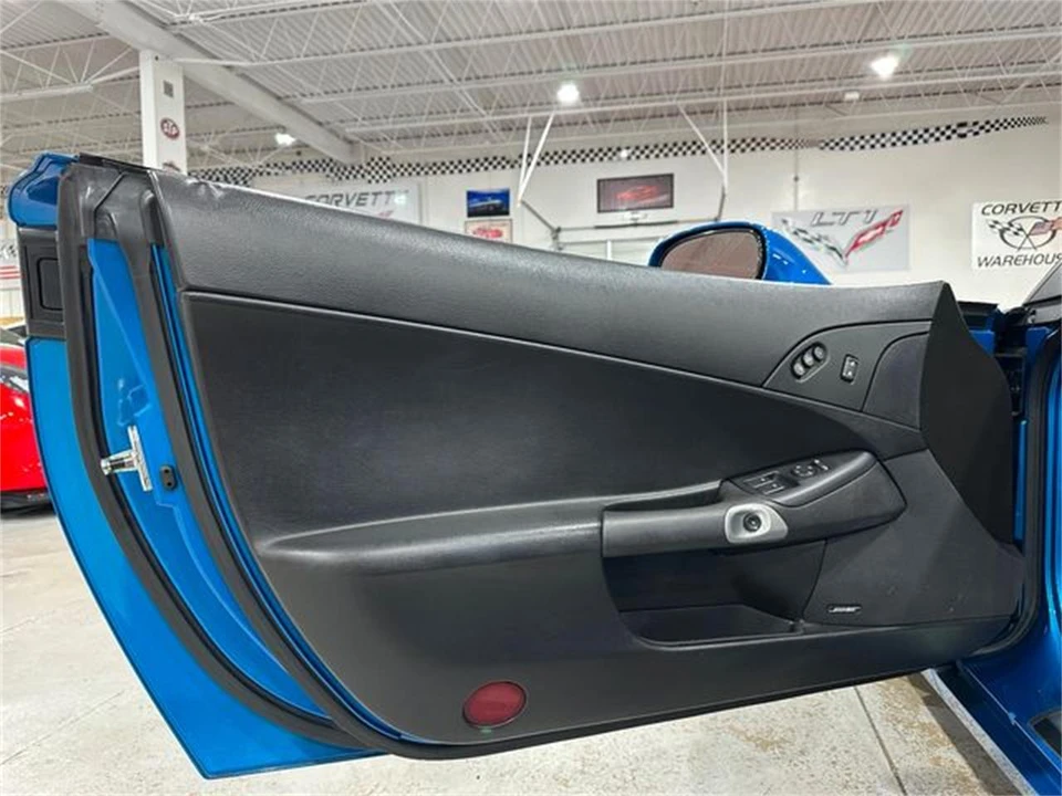 2008 Chevrolet Corvette C6 - Image 17 of 30