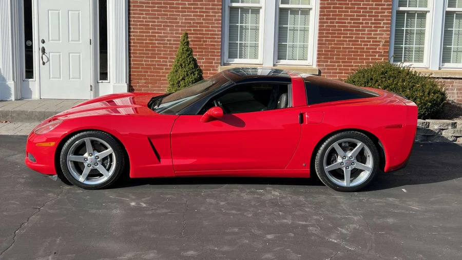 2008 Chevrolet Corvette C6 - Image 2 of 8