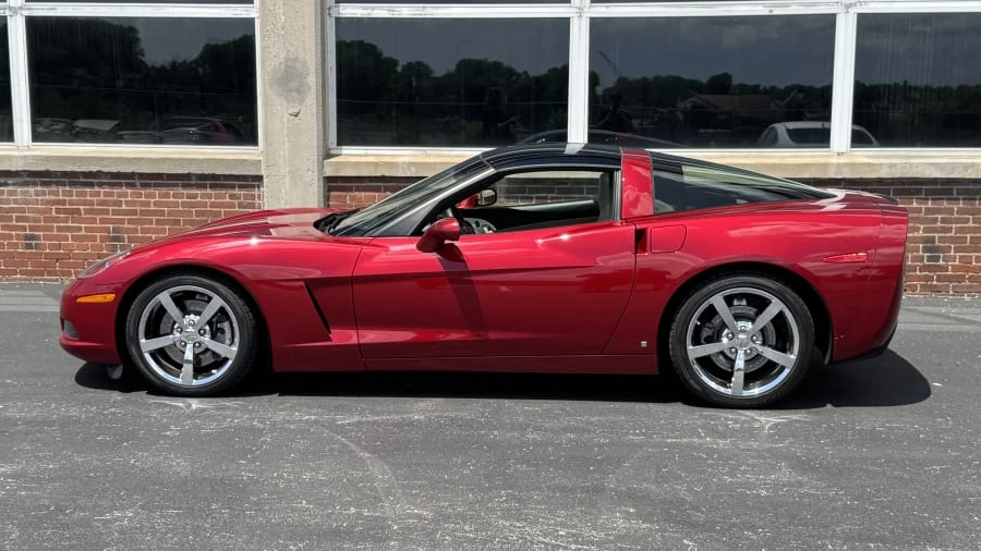 2008 Chevrolet Corvette C6 - Image 2 of 12