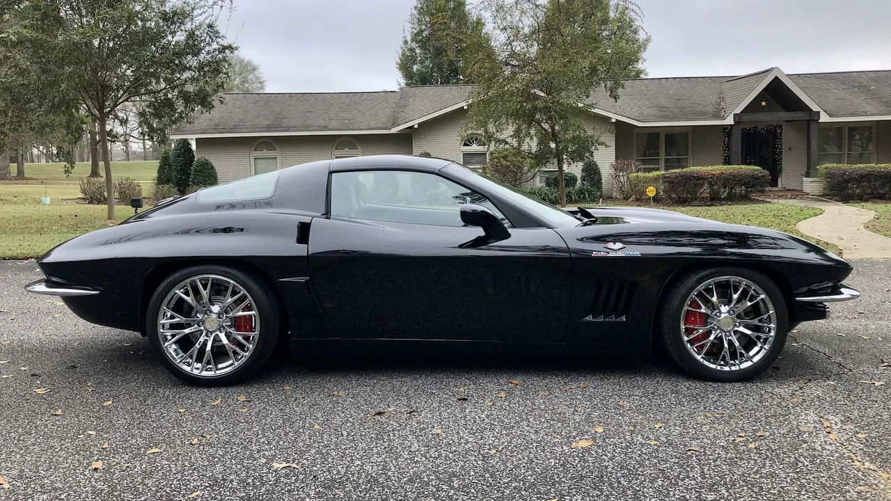 2008 Chevrolet Corvette C6 - Image 2 of 11