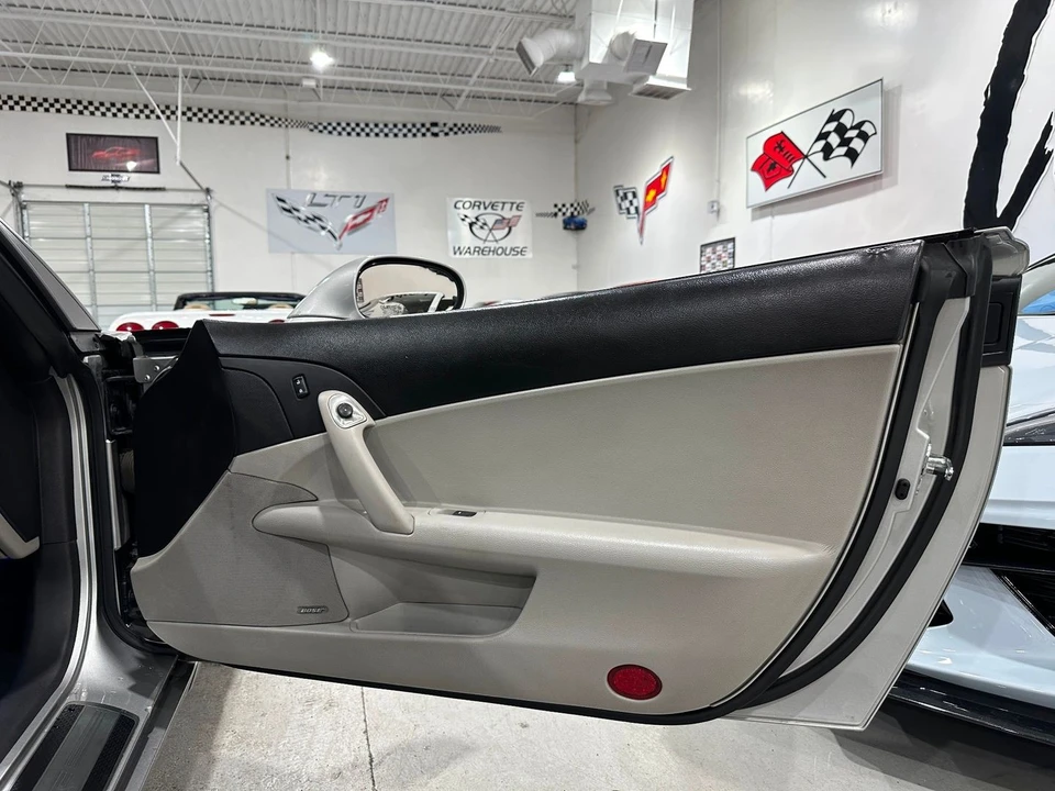 2008 Chevrolet Corvette C6 - Image 16 of 21