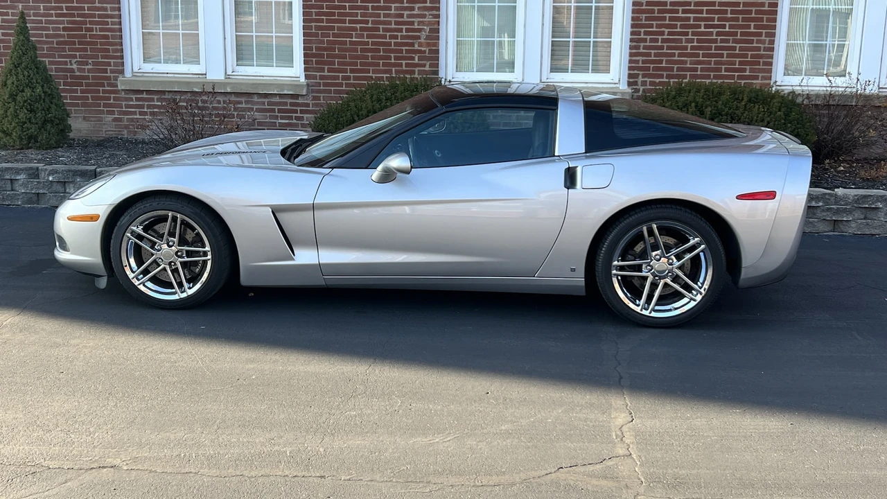 2008 Chevrolet Corvette C6 - Image 2 of 7