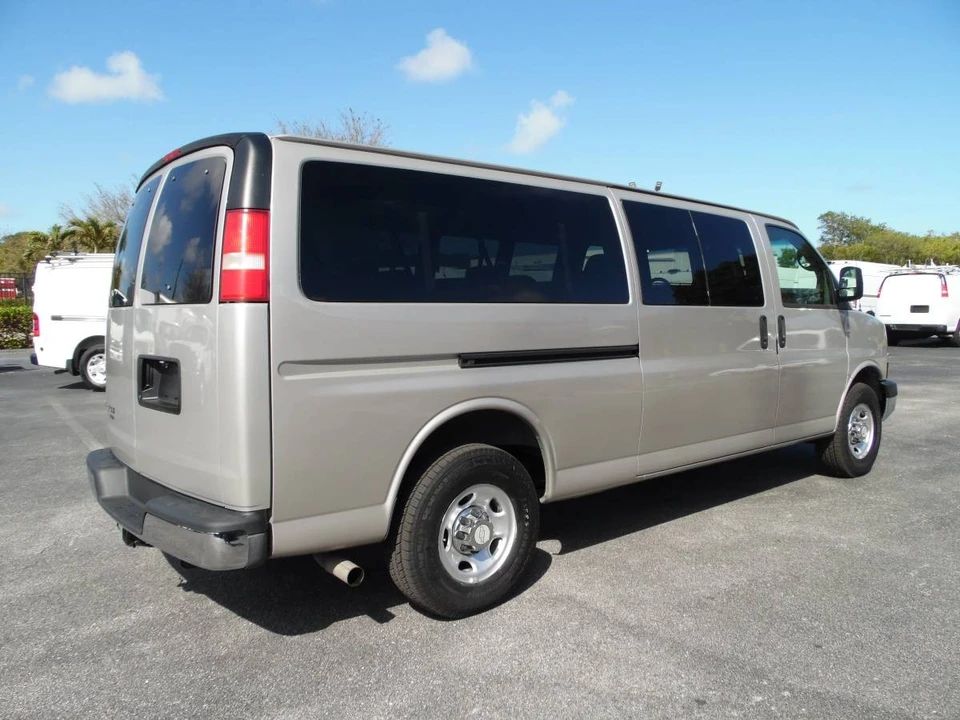 2008 Chevrolet Express - Image 4 of 21