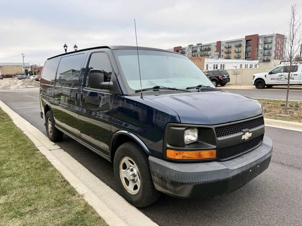 2008 Chevrolet Express - Image 4 of 12
