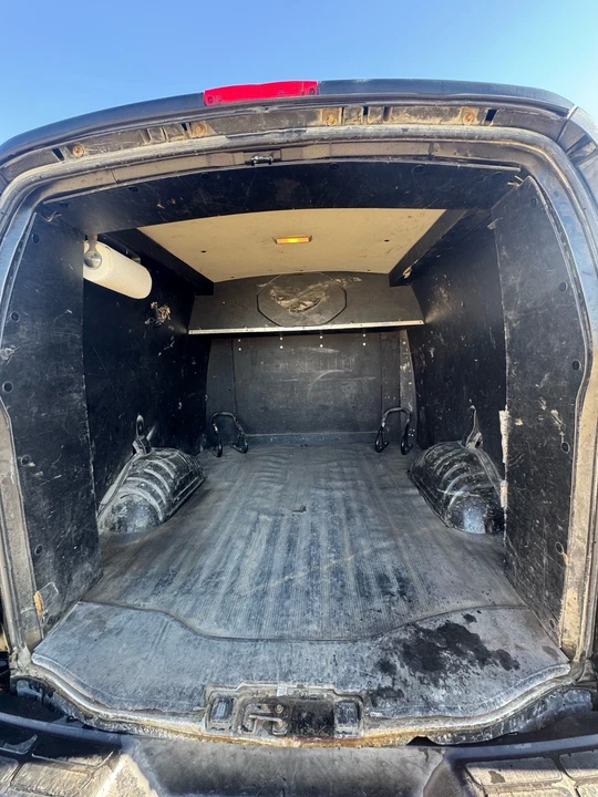 2008 Chevrolet Express - Image 8 of 18