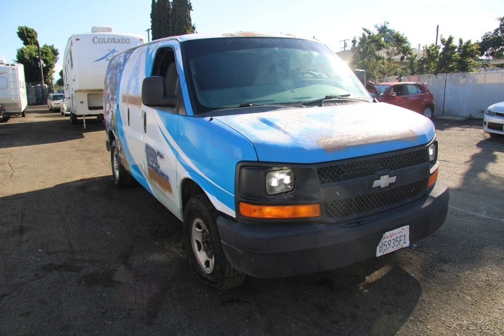 2008 Chevrolet Express - Image 8 of 21