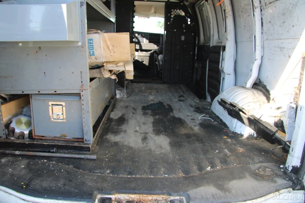 2008 Chevrolet Express - Image 19 of 21