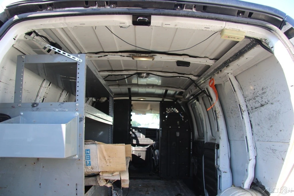 2008 Chevrolet Express - Image 18 of 21