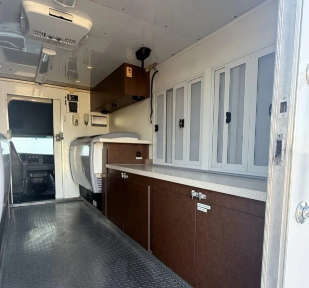 2008 Chevrolet Express - Image 4 of 8