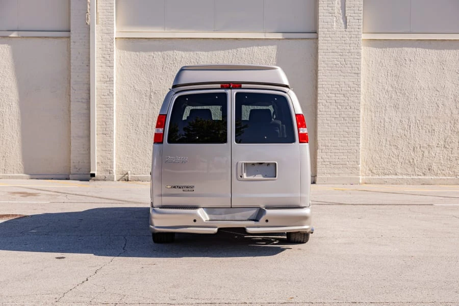 2008 Chevrolet Express - Image 7 of 25