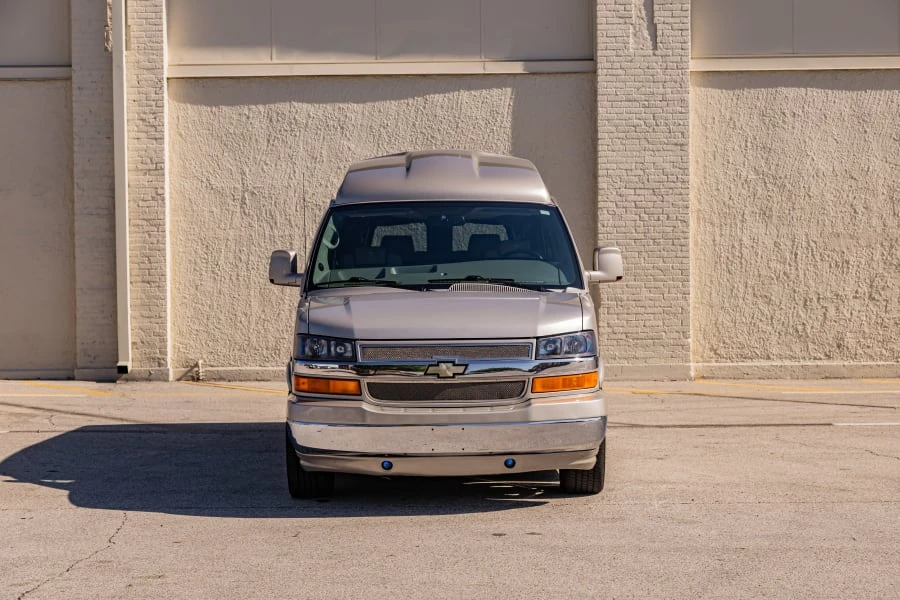 2008 Chevrolet Express - Image 11 of 25