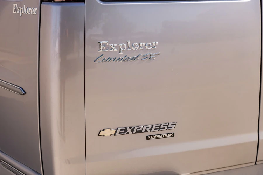 2008 Chevrolet Express - Image 3 of 25