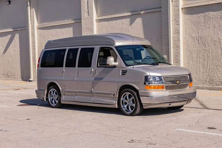 2008 Chevrolet Express - Image 8 of 25