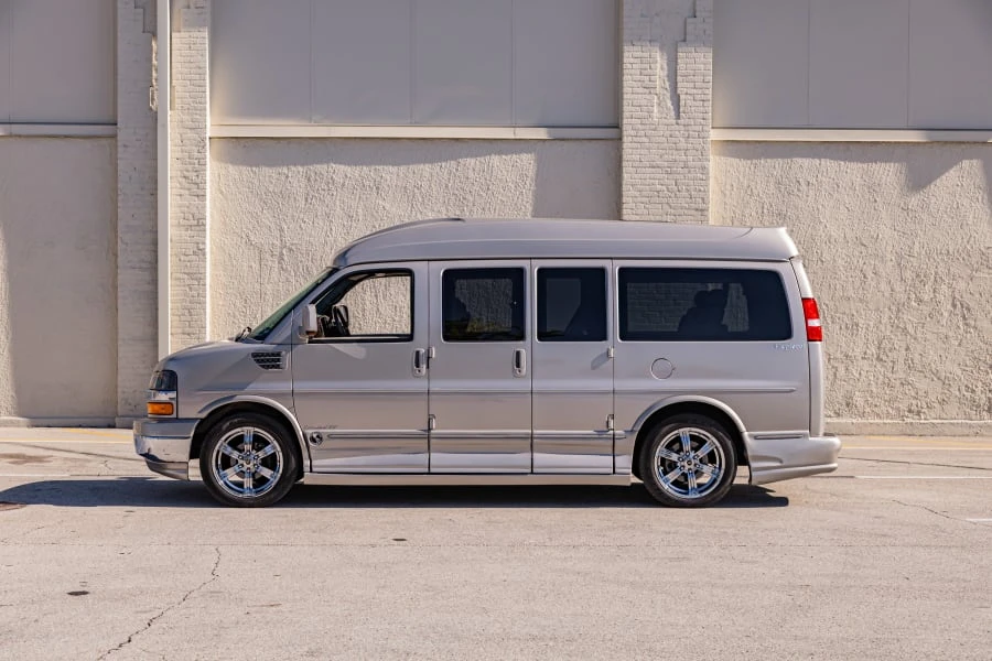2008 Chevrolet Express - Image 6 of 25