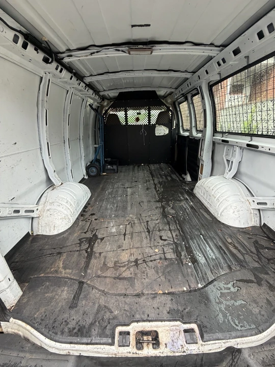 2008 Chevrolet Express - Image 12 of 14