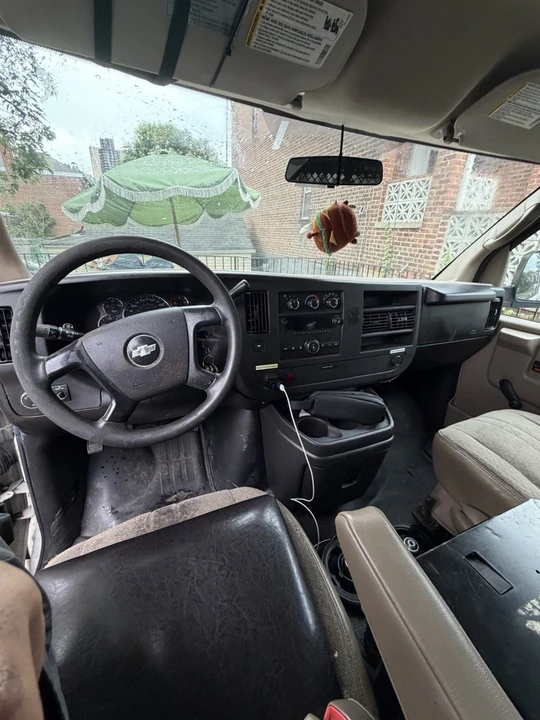 2008 Chevrolet Express - Image 9 of 14