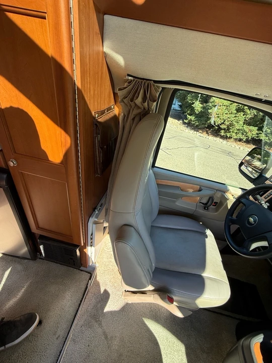 2008 Chevrolet Express - Image 15 of 17