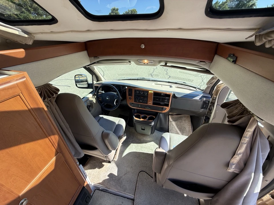2008 Chevrolet Express - Image 14 of 17
