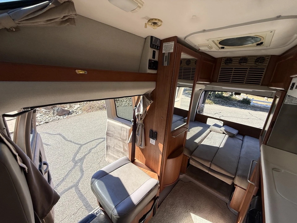 2008 Chevrolet Express - Image 10 of 17