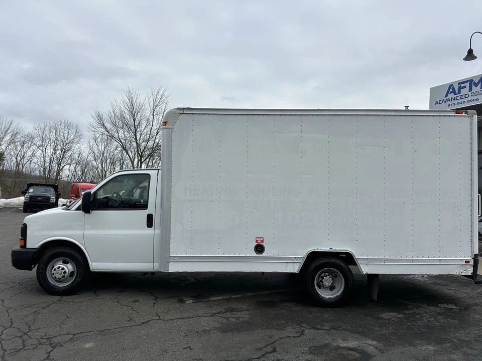 2008 Chevrolet Express - Image 14 of 20