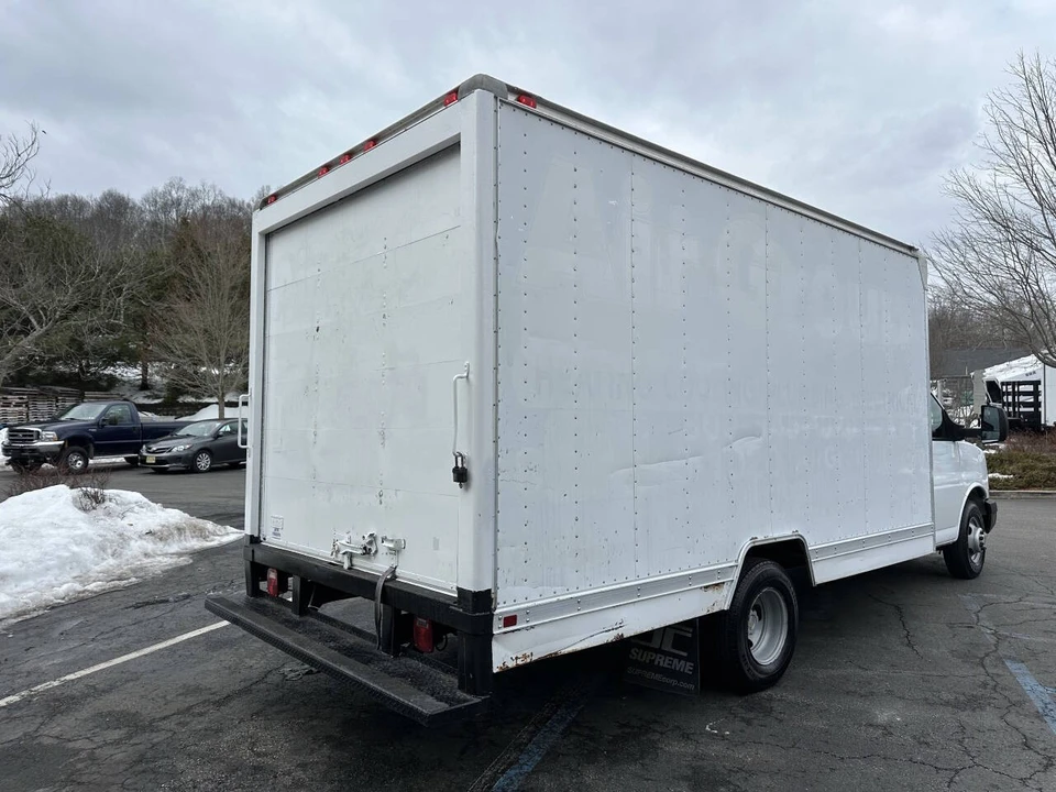 2008 Chevrolet Express - Image 19 of 20