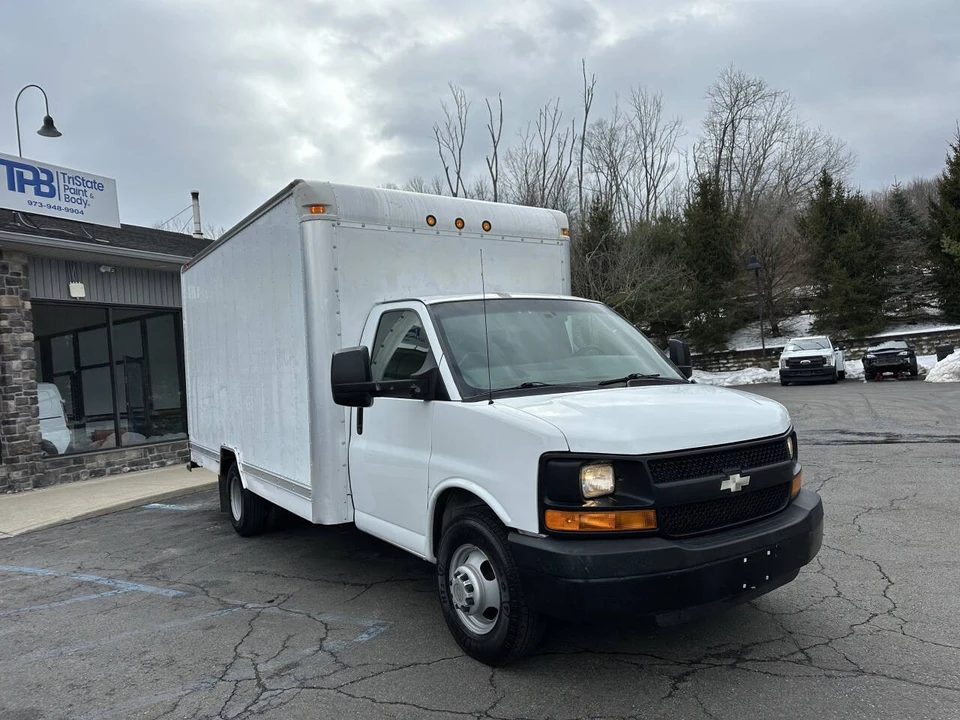 2008 Chevrolet Express - Image 13 of 20