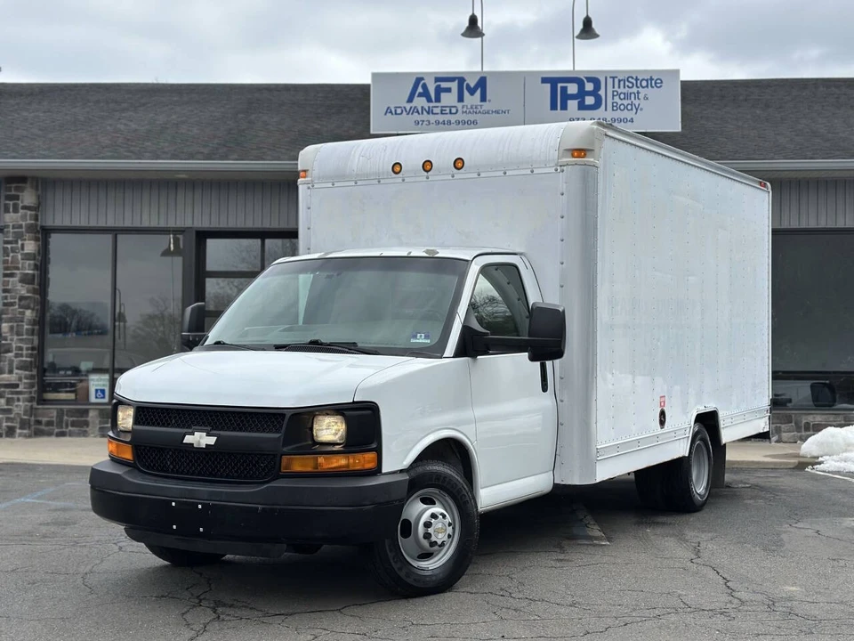 2008 Chevrolet Express - Image 2 of 20