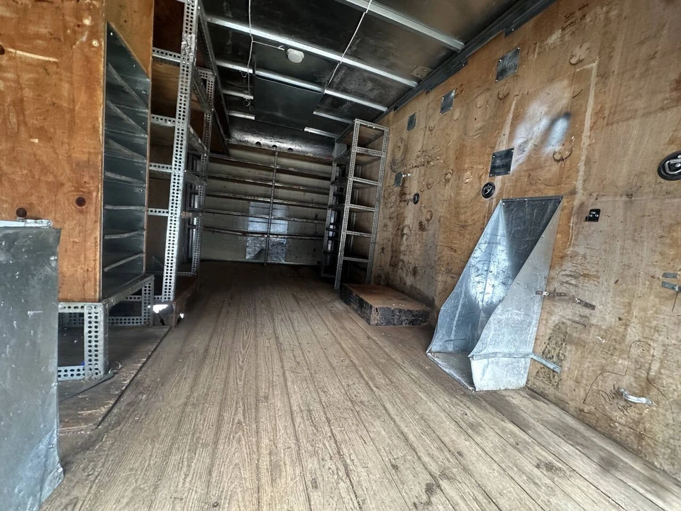 2008 Chevrolet Express - Image 16 of 20