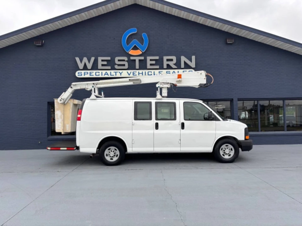2008 Chevrolet Express - Image 8 of 12