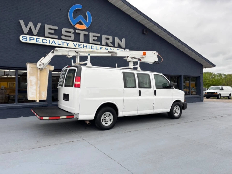 2008 Chevrolet Express - Image 7 of 12