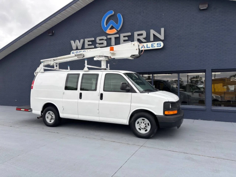2008 Chevrolet Express - Image 3 of 12