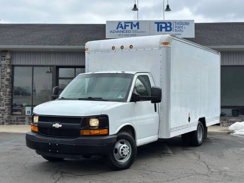 2008 Chevrolet Express - Image 2 of 12