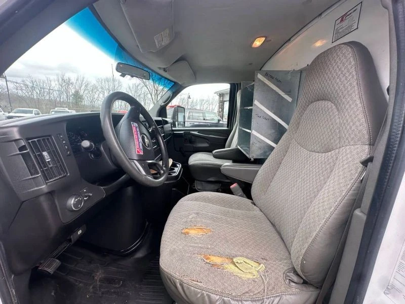 2008 Chevrolet Express - Image 9 of 12