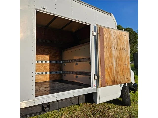 2008 Chevrolet Express - Image 7 of 14