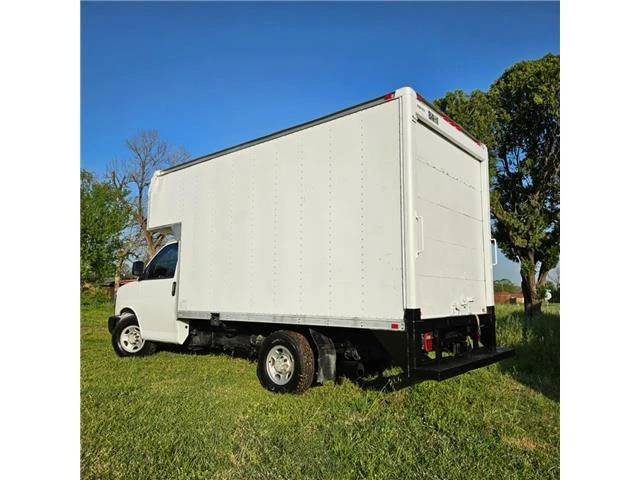 2008 Chevrolet Express - Image 2 of 14