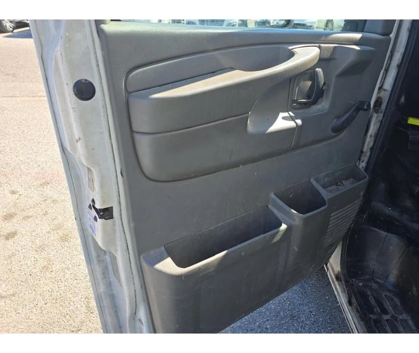 2008 Chevrolet Express - Image 7 of 10