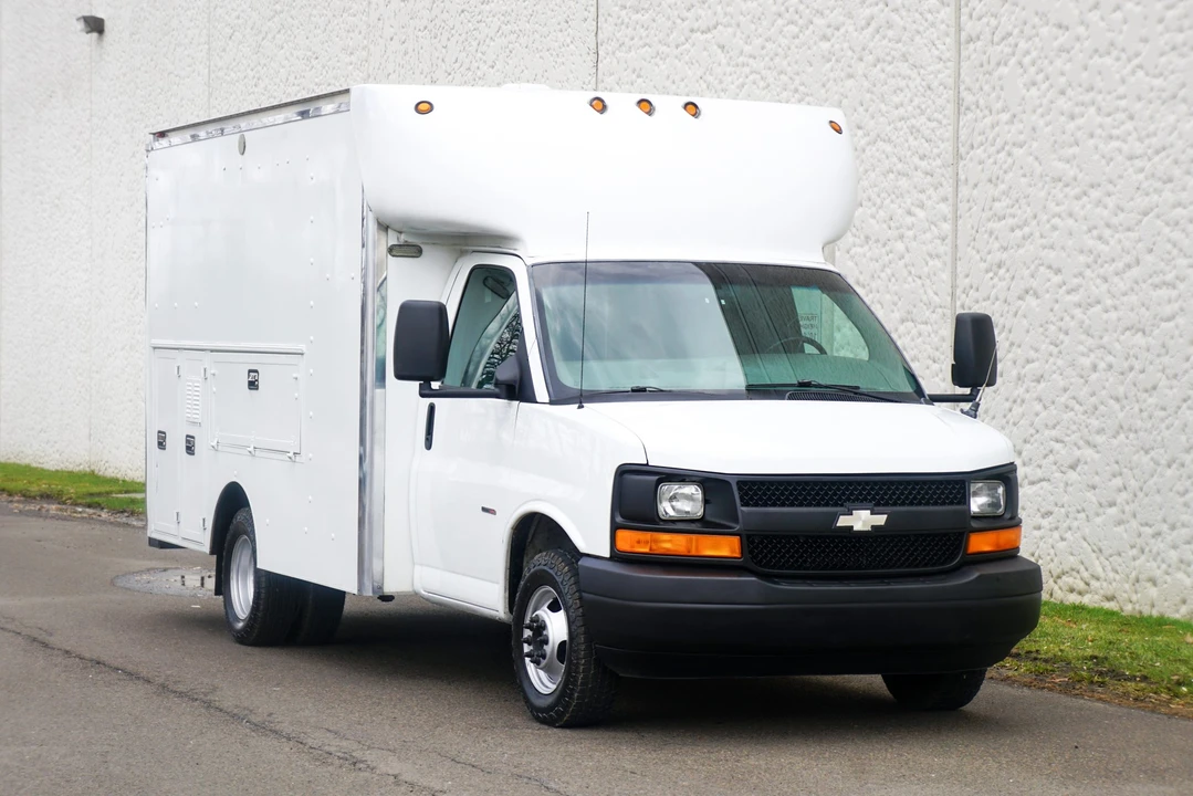 2008 Chevrolet Express - Image 9 of 21