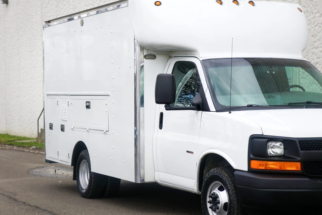 2008 Chevrolet Express - Image 18 of 21