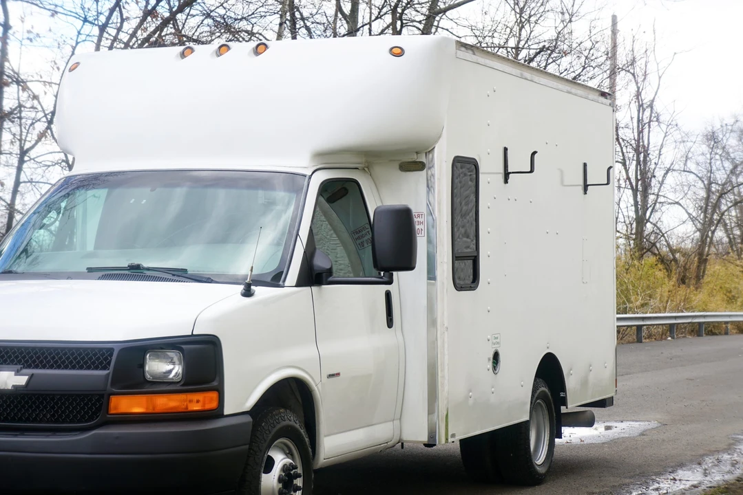 2008 Chevrolet Express - Image 11 of 21