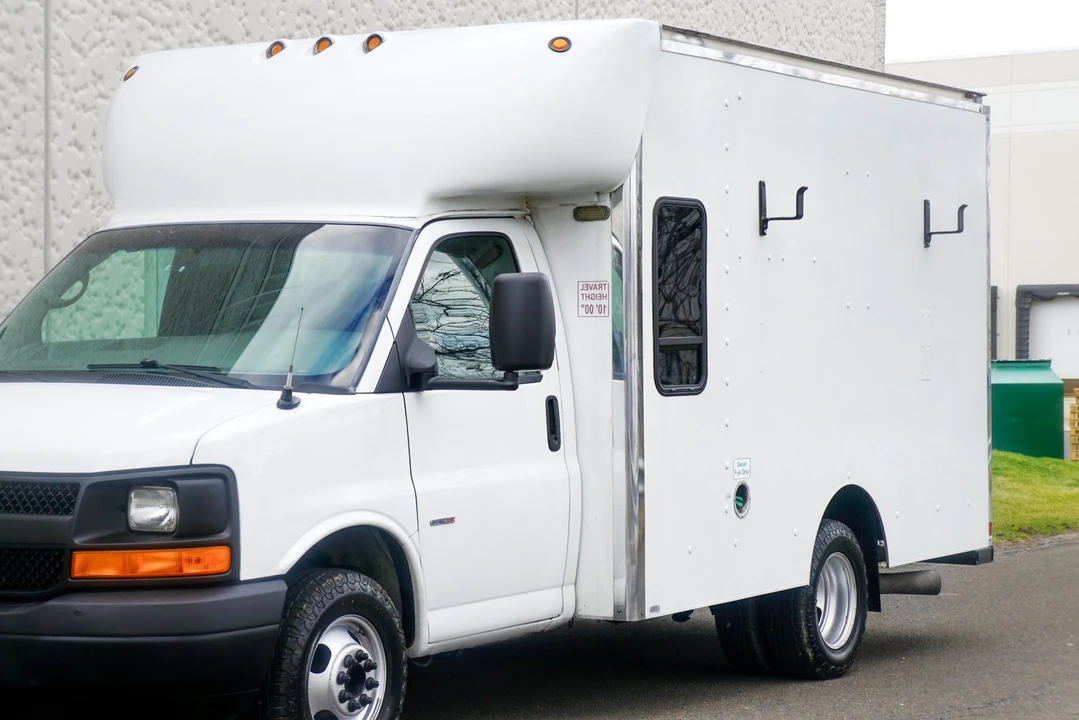 2008 Chevrolet Express - Image 12 of 21