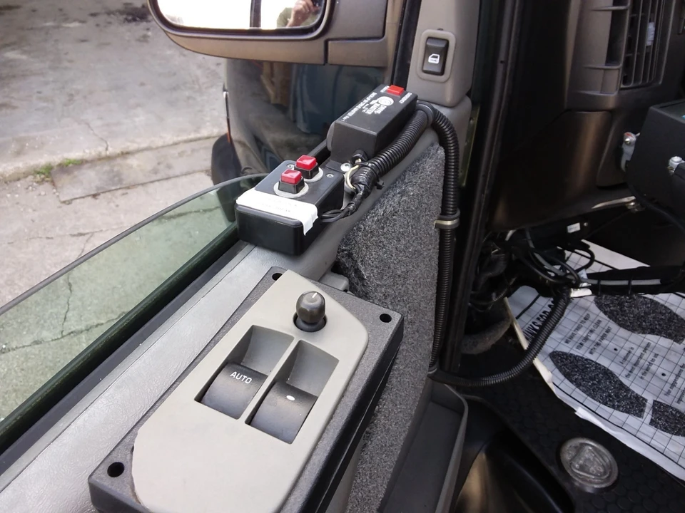 2008 Chevrolet Express - Image 17 of 21