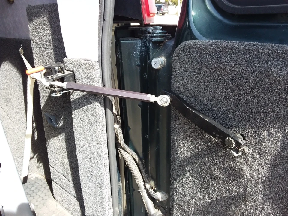 2008 Chevrolet Express - Image 4 of 21
