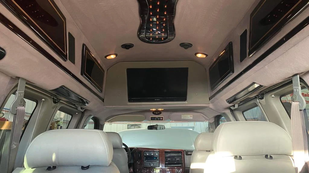 2008 Chevrolet Express - Image 7 of 14