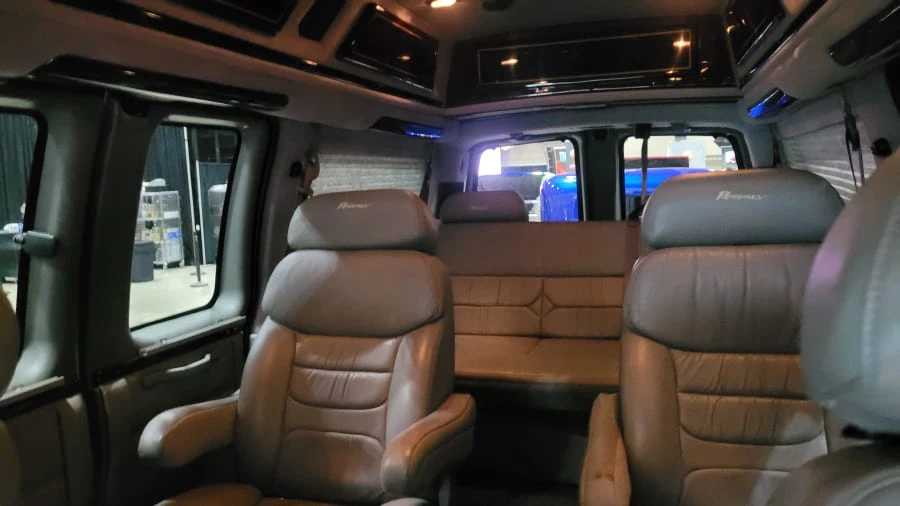 2008 Chevrolet Express - Image 3 of 4