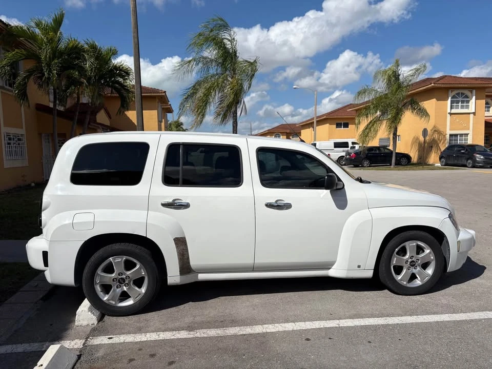 2008 Chevrolet HHR - Image 2 of 10